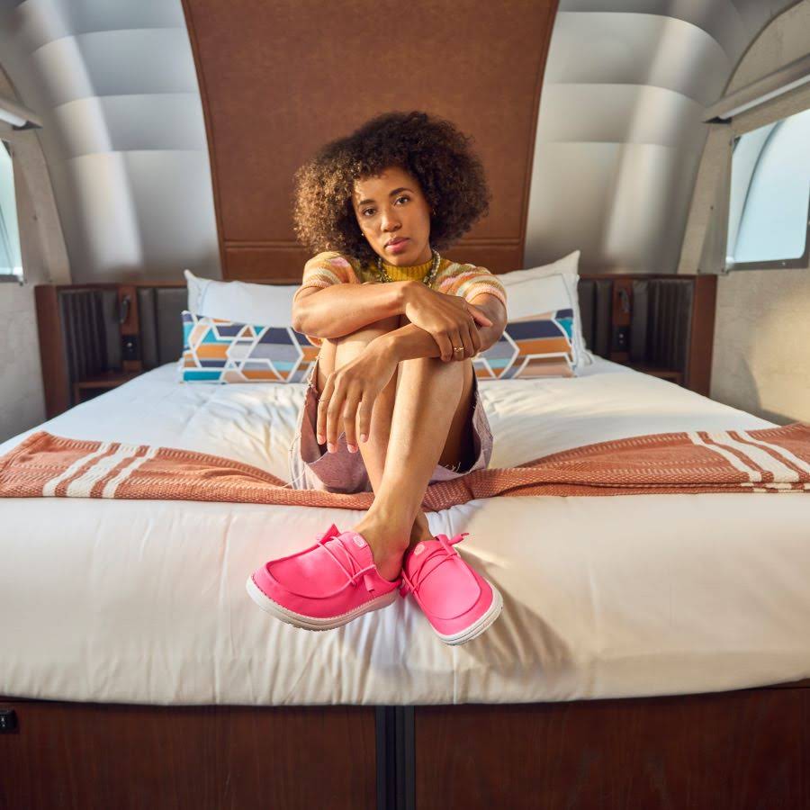 Wendy Slip Classic - Neon Pink